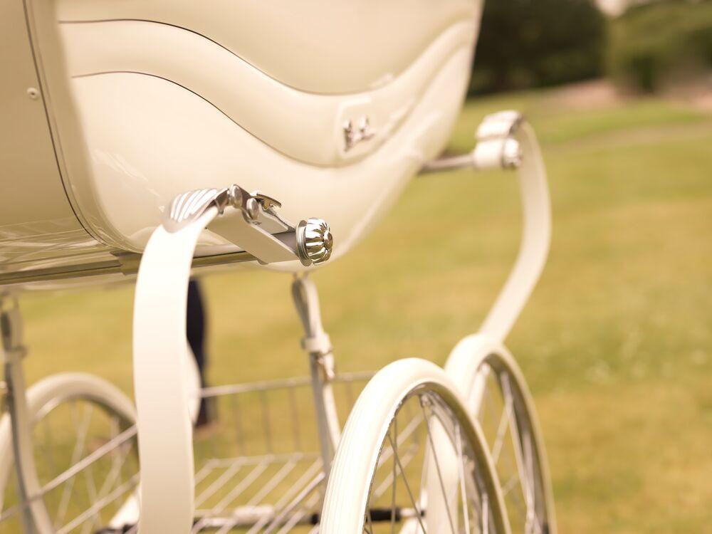 SILVER CROSS Heritage Collection Balmoral Hand-Crafted Pram